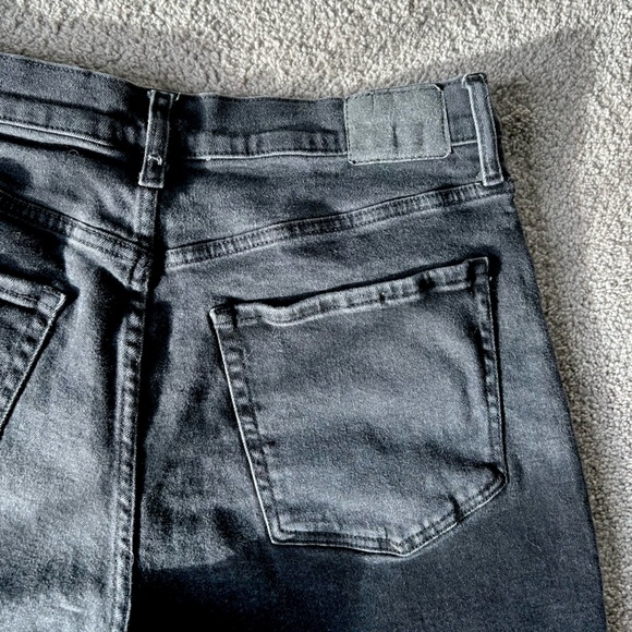 Faded Black Aeropostale High-Rise Curvy Mom Jeans 14R, Raw Hem, Petite cut - Picture 6 of 7